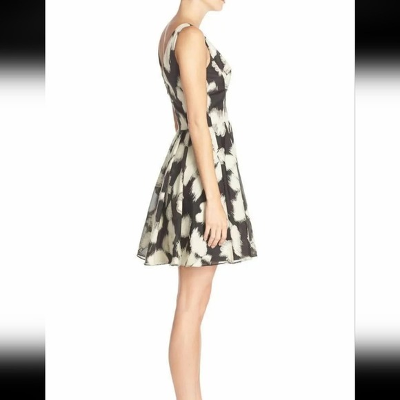 Vera Wang Jacquard floral black dress size 2 - Picture 3 of 8